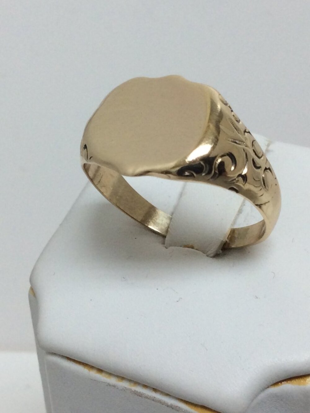 14K Yellow Real Solid Gold Man Signet Ring  Band Size 12 1/2     7.80gr